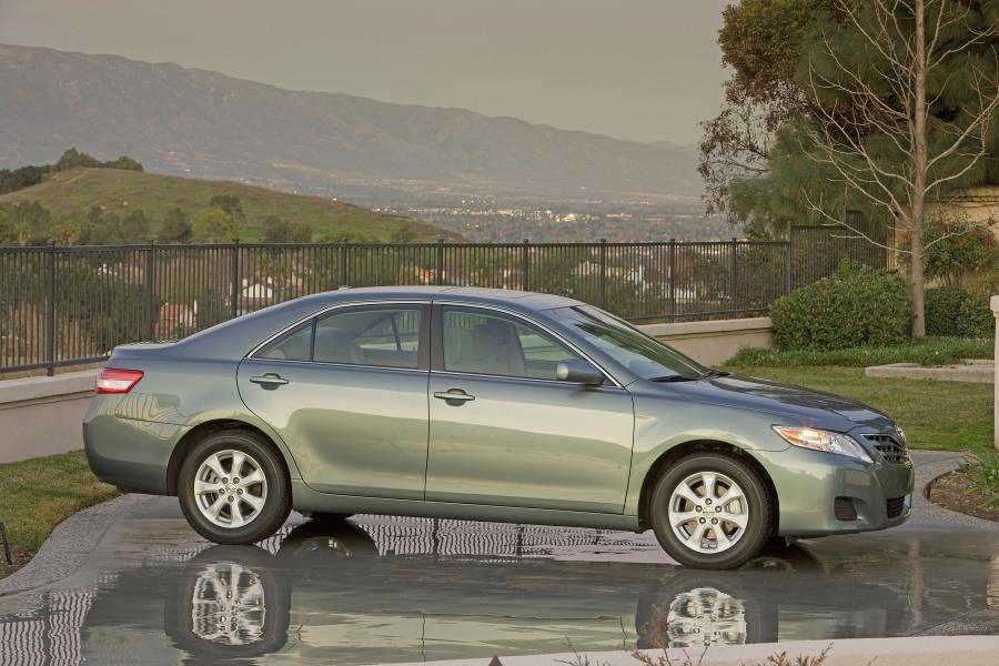  Toyota Camry LE 2009 года  (NA) (фото 16 из 20)